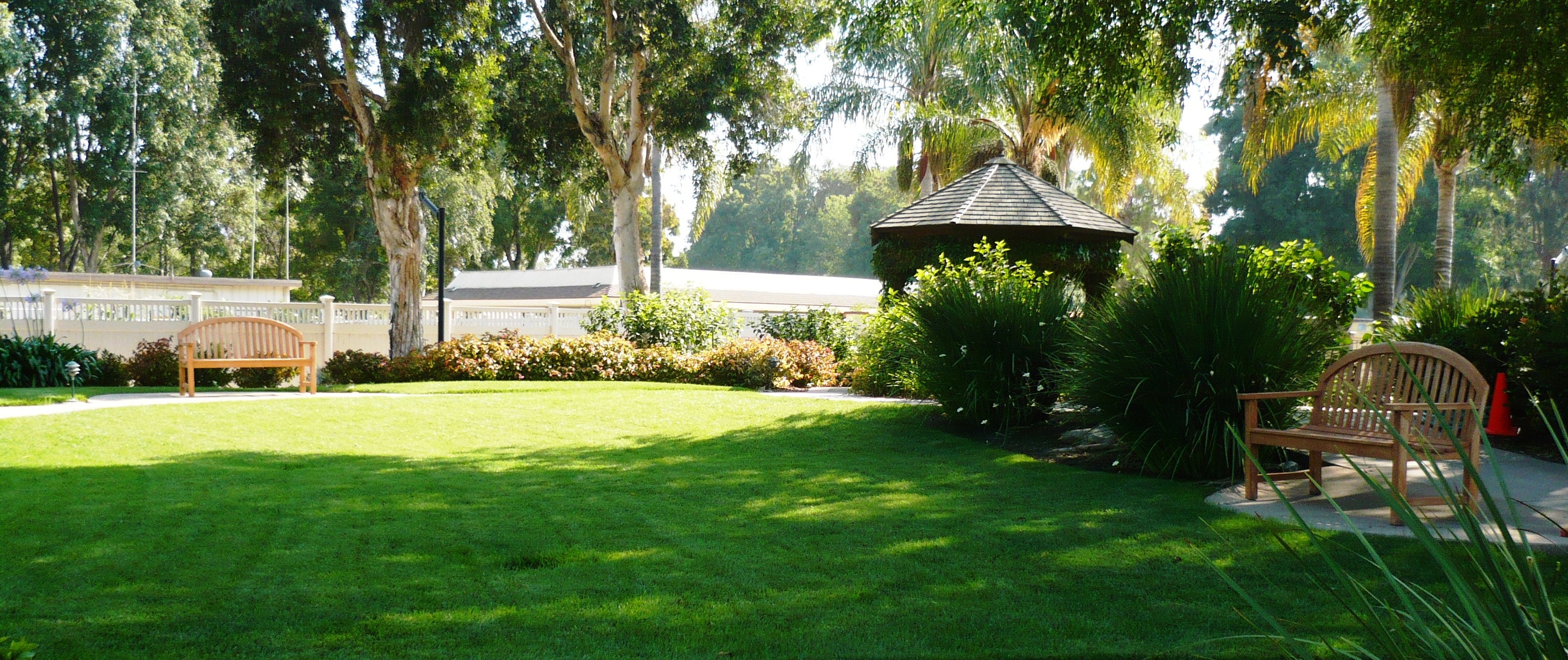 http://www.leisurevillagecamarillo.com/