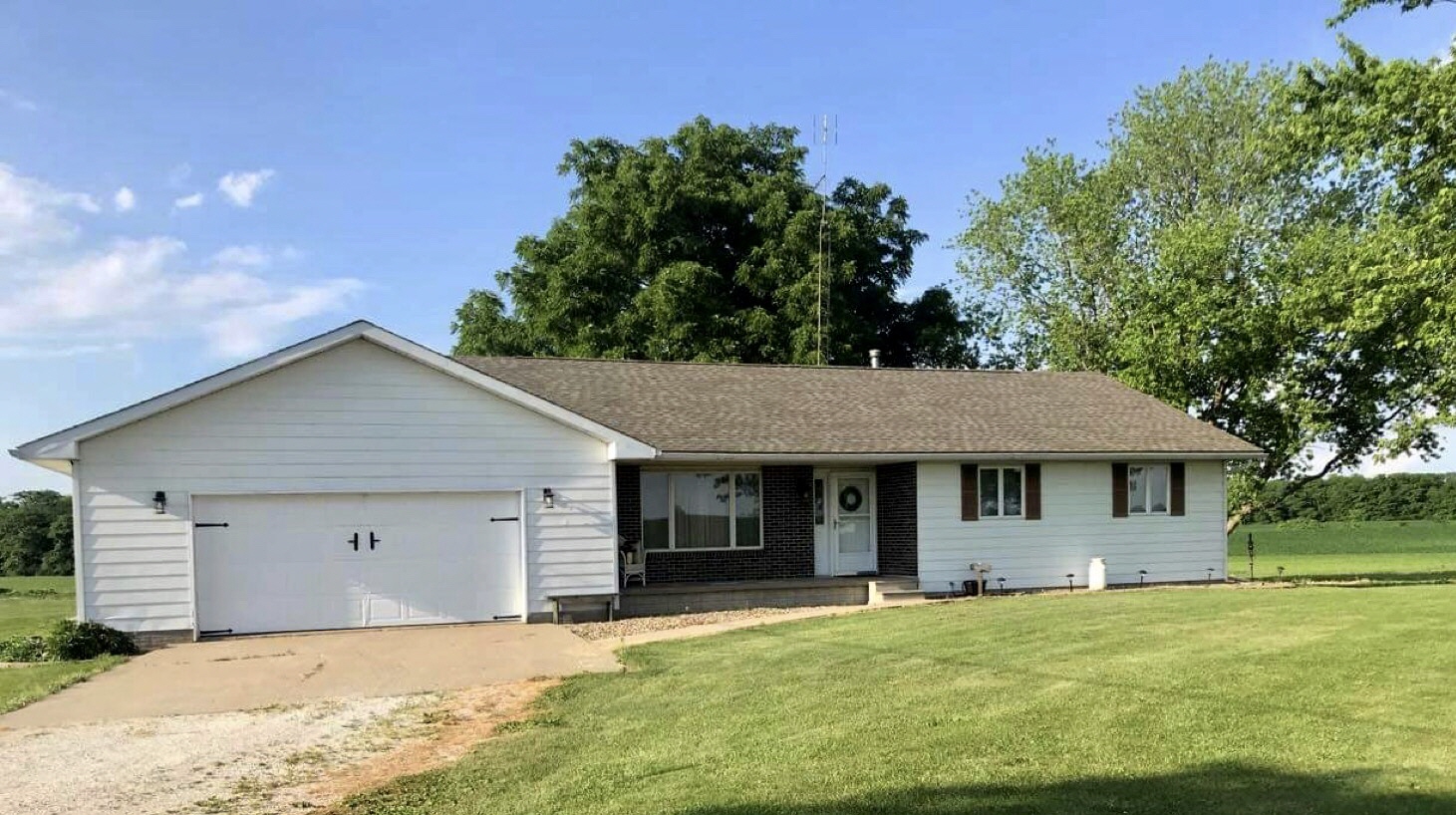 2220 E County Rd 1400, Carthage, IL, 62321 United States